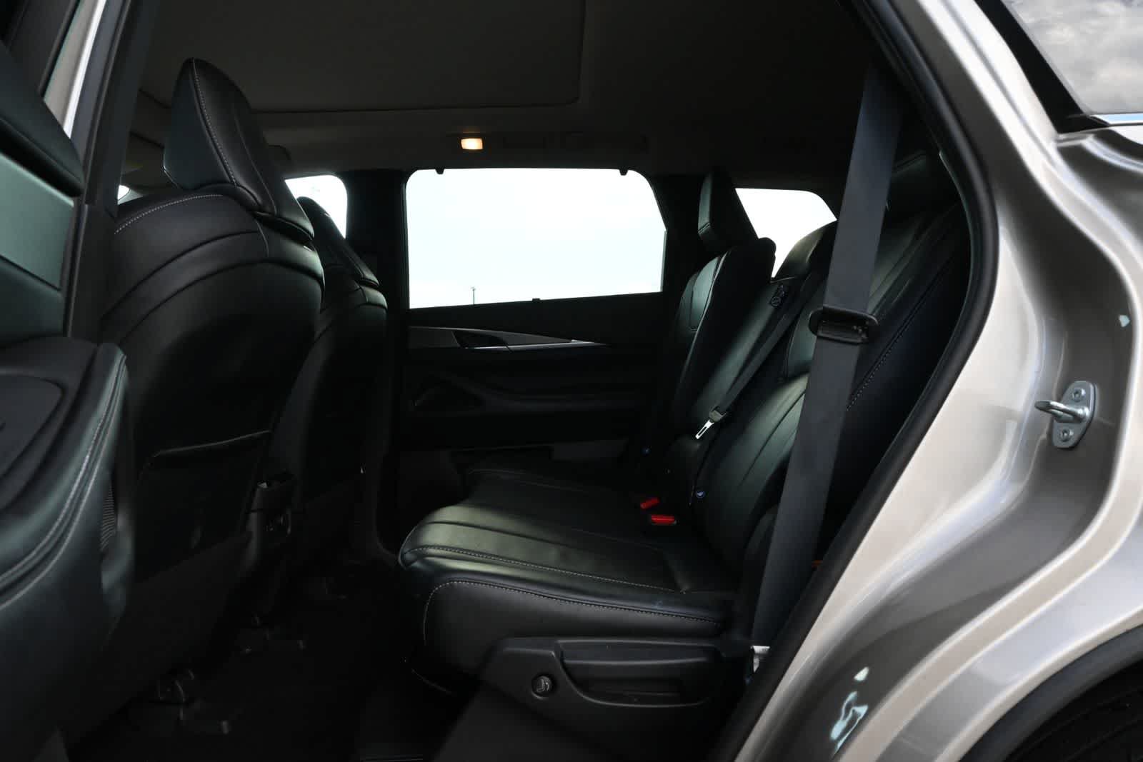 Certified 2023 INFINITI QX60 Luxe w/ Cargo Package FWD image 18