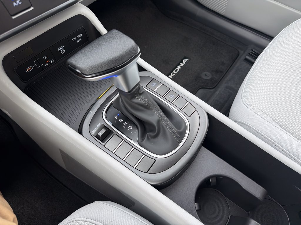 New 2027 Hyundai Kona SE FWD image 32