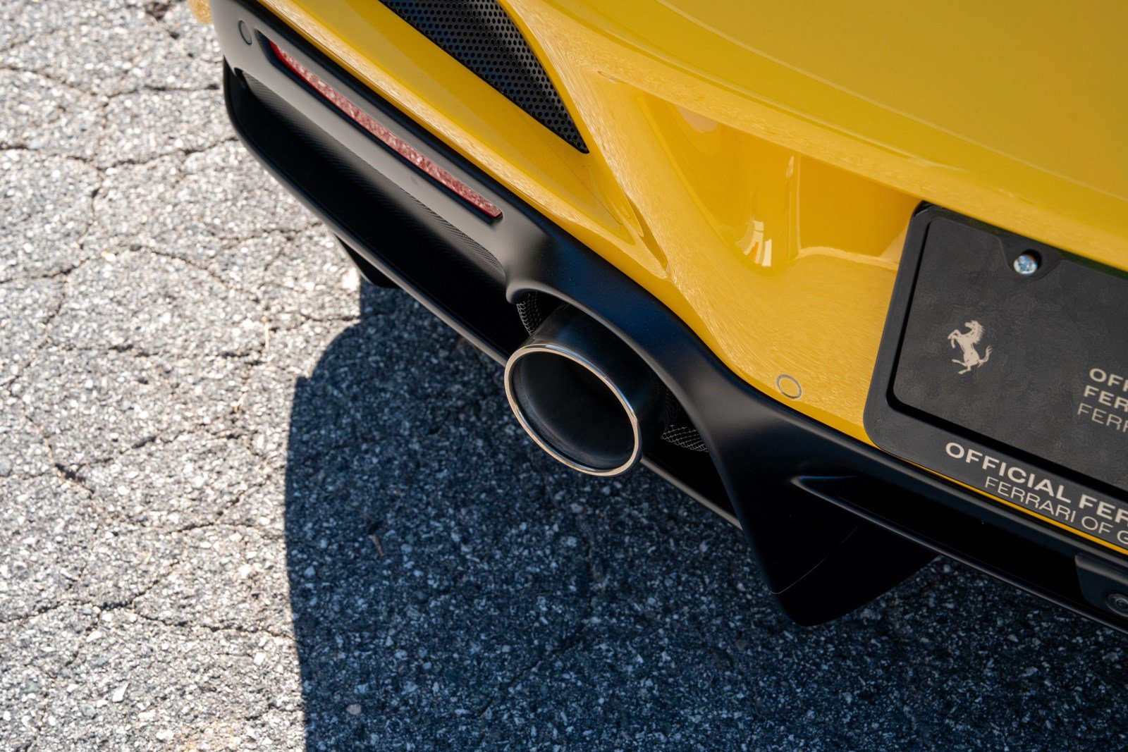 Certified 2022 Ferrari F8 Tributo RWD image 20