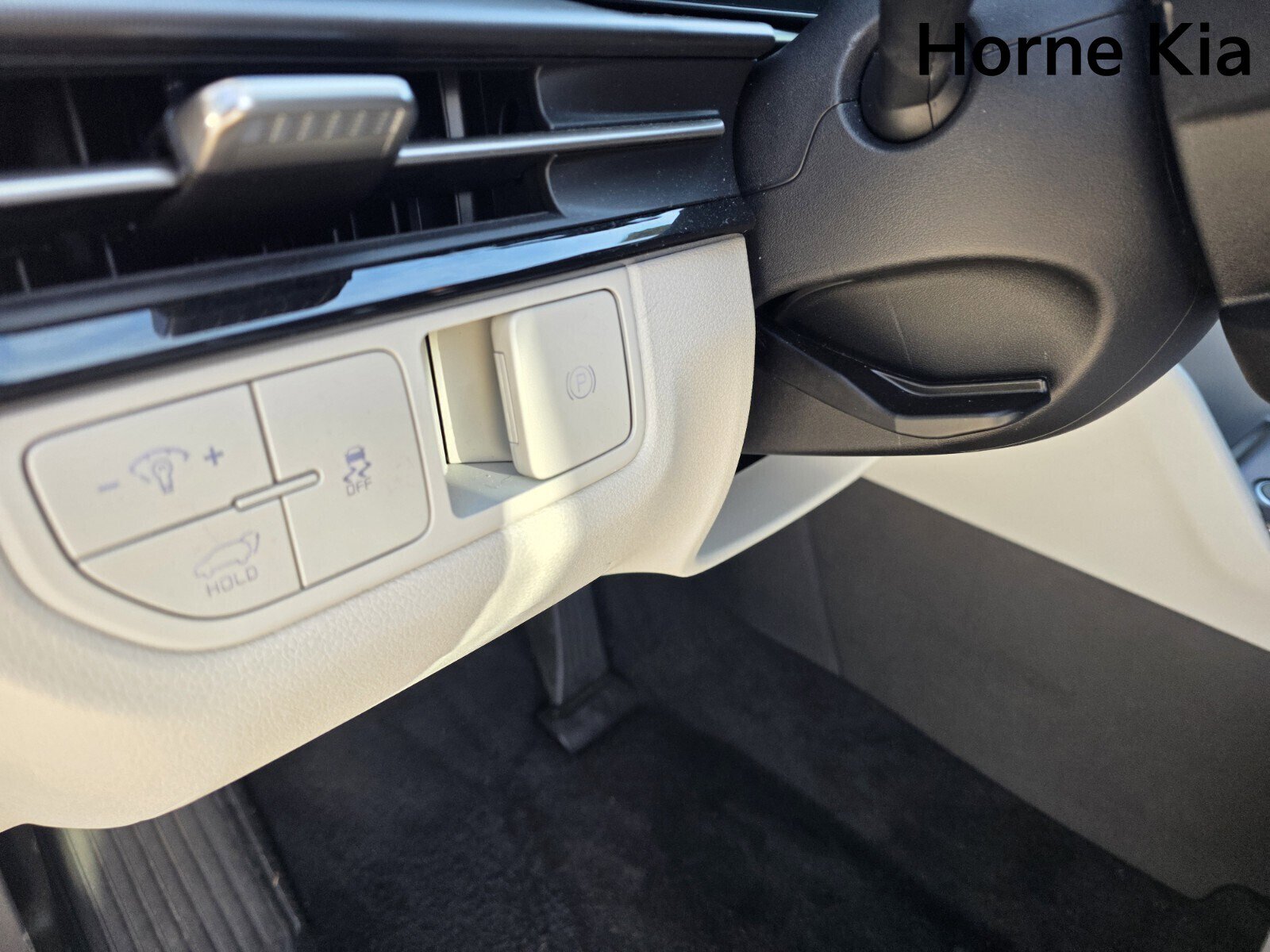 New 2026 Kia Sportage EX image 14