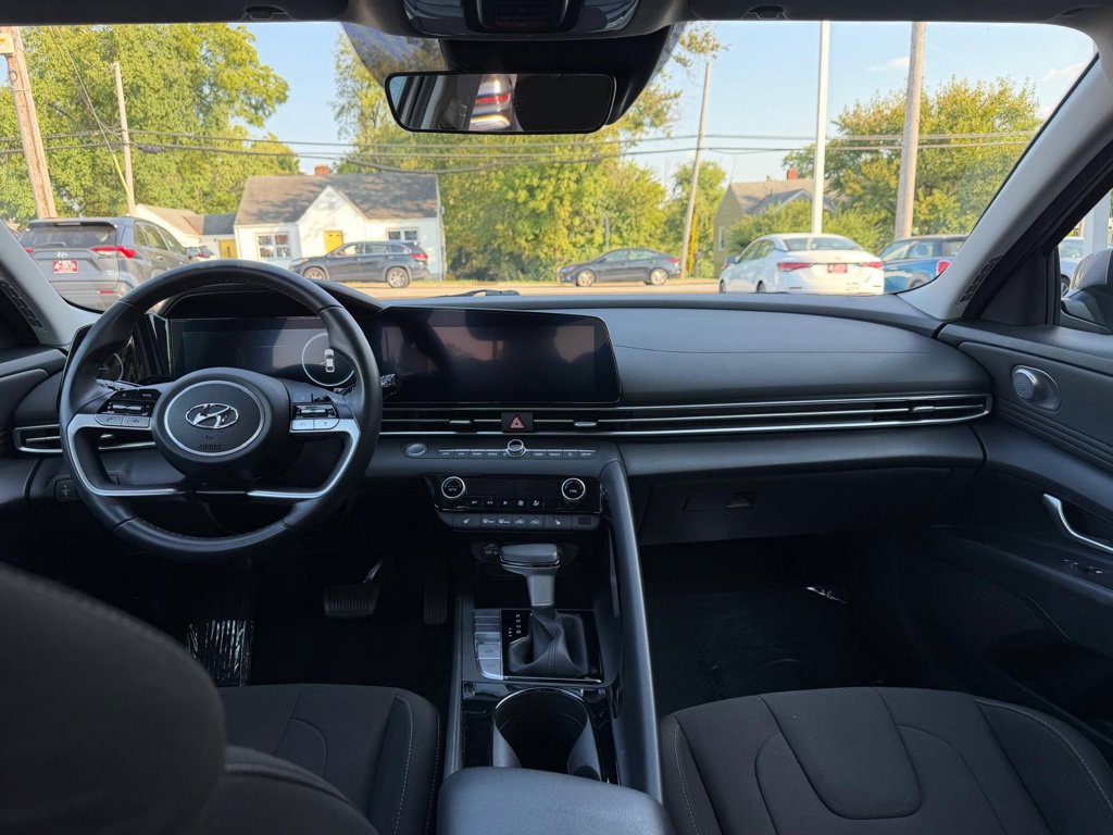 Used 2023 Hyundai Elantra SEL w/ Convenience Package FWD image 20