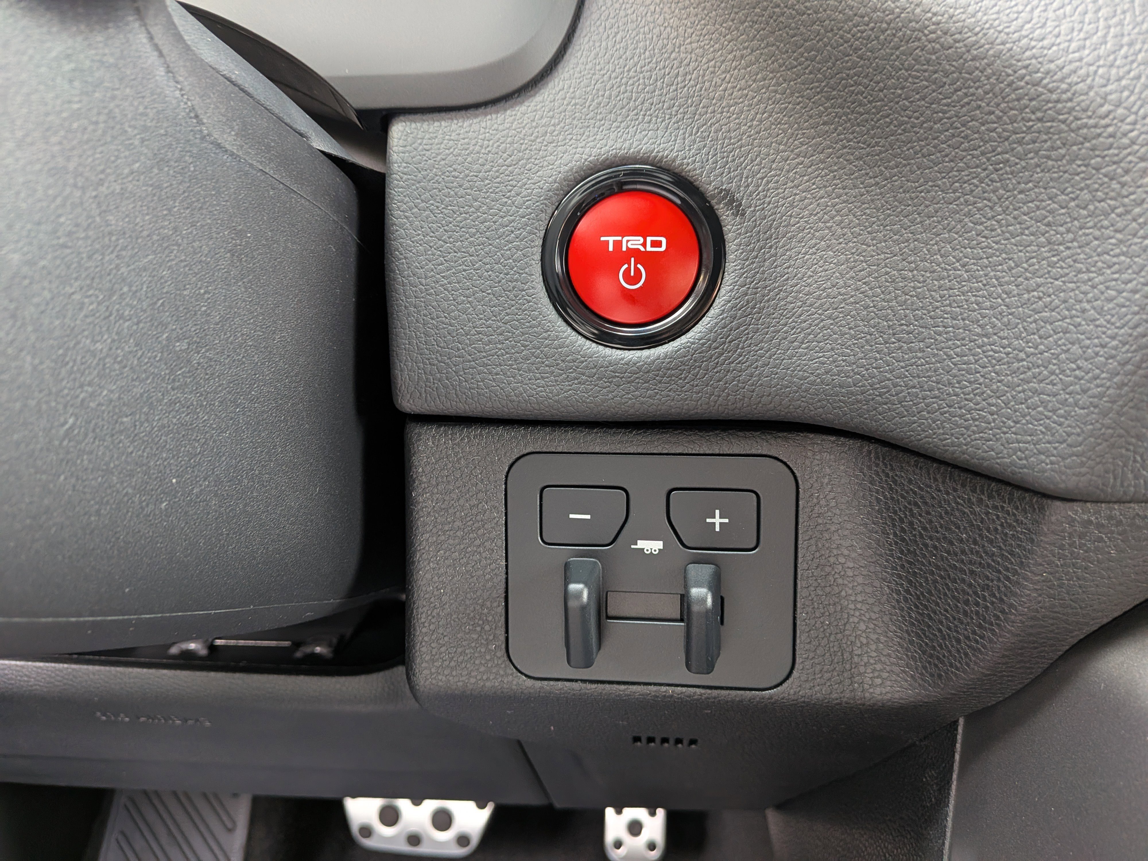 New 2026 Toyota Tundra Limited w/ TRD Off-Road Package image 15