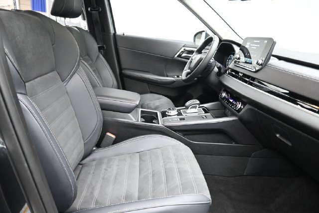 Used 2025 Mitsubishi Outlander SE AWD/4WD image 28