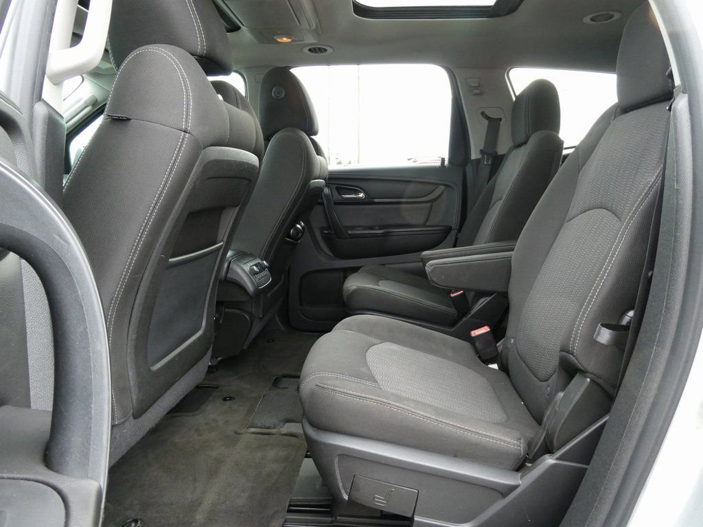 Used 2017 Chevrolet Traverse LT w/ Traveler's Package image 18