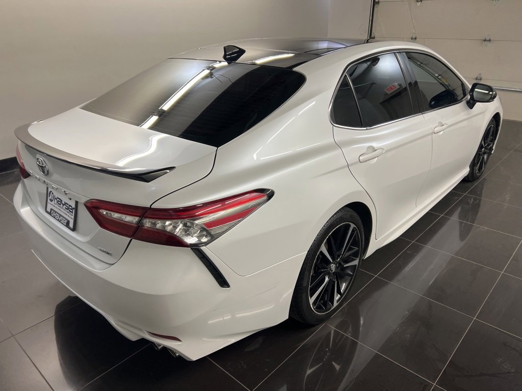 Used 2019 Toyota Camry XSE image 6