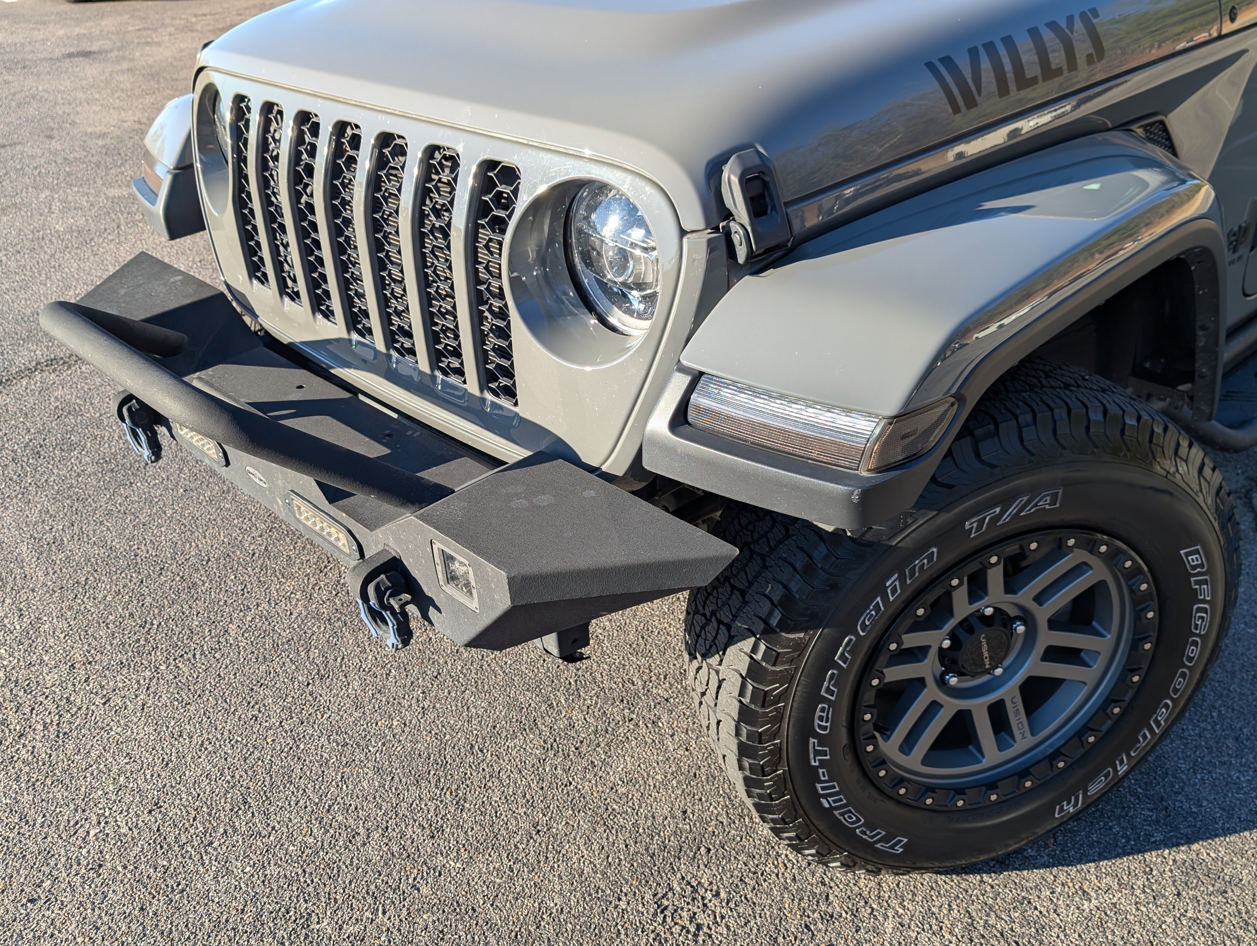 Used 2023 Jeep Gladiator Willys image 13