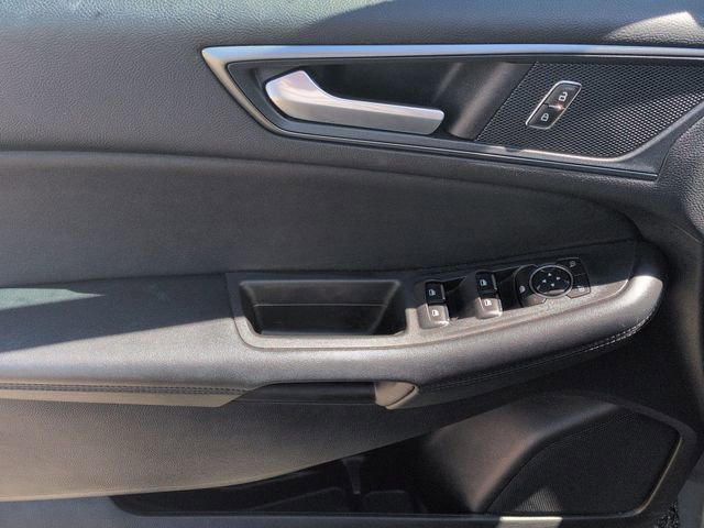 Used 2020 Ford Edge SE FWD image 24