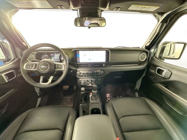 Used 2024 Jeep Wrangler Unlimited Sahara AWD/4WD image 3