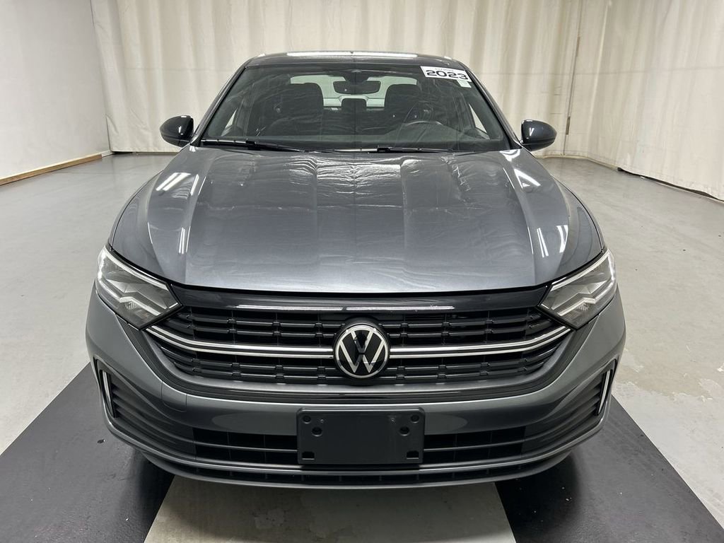 Certified 2023 Volkswagen Jetta Sport image 3