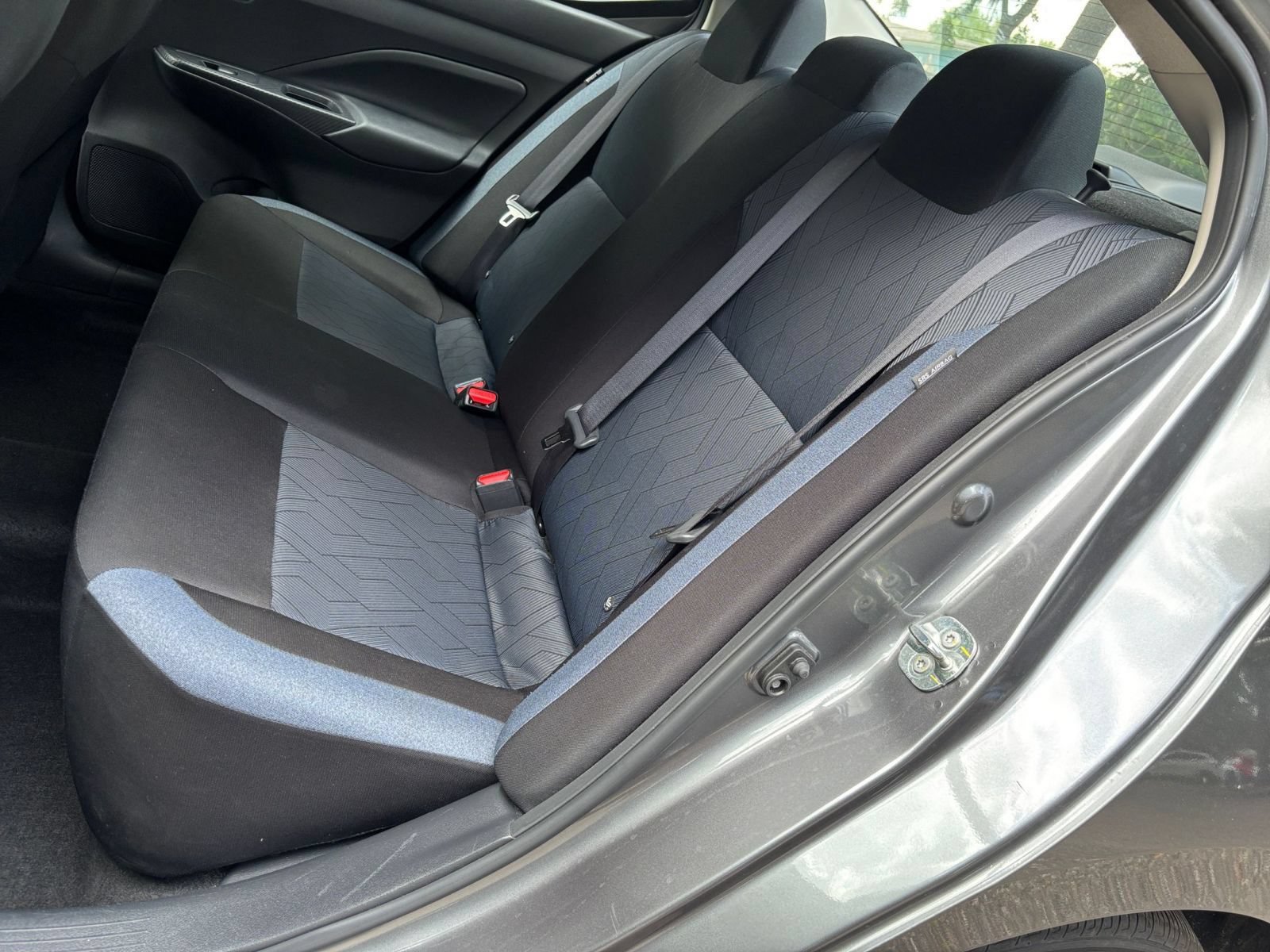 Used 2025 Nissan Versa SV FWD image 36