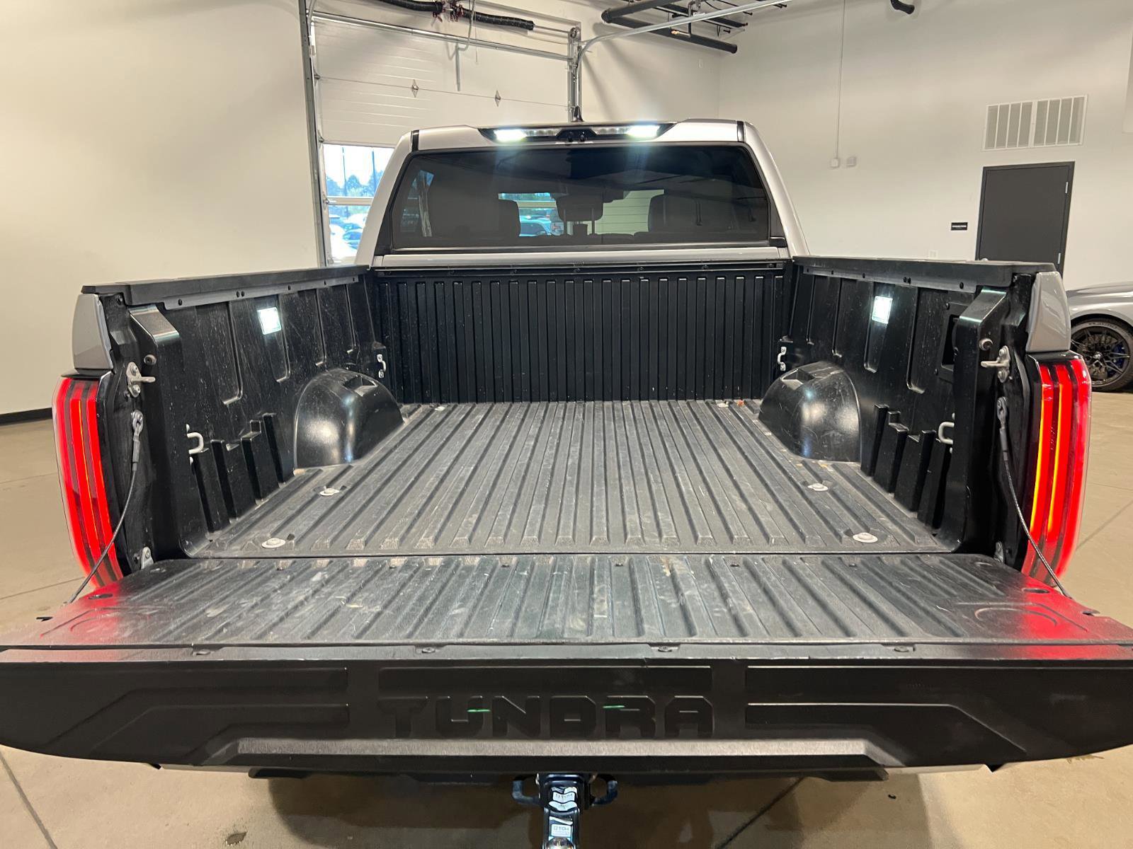 Used 2024 Toyota Tundra Limited AWD/4WD image 33