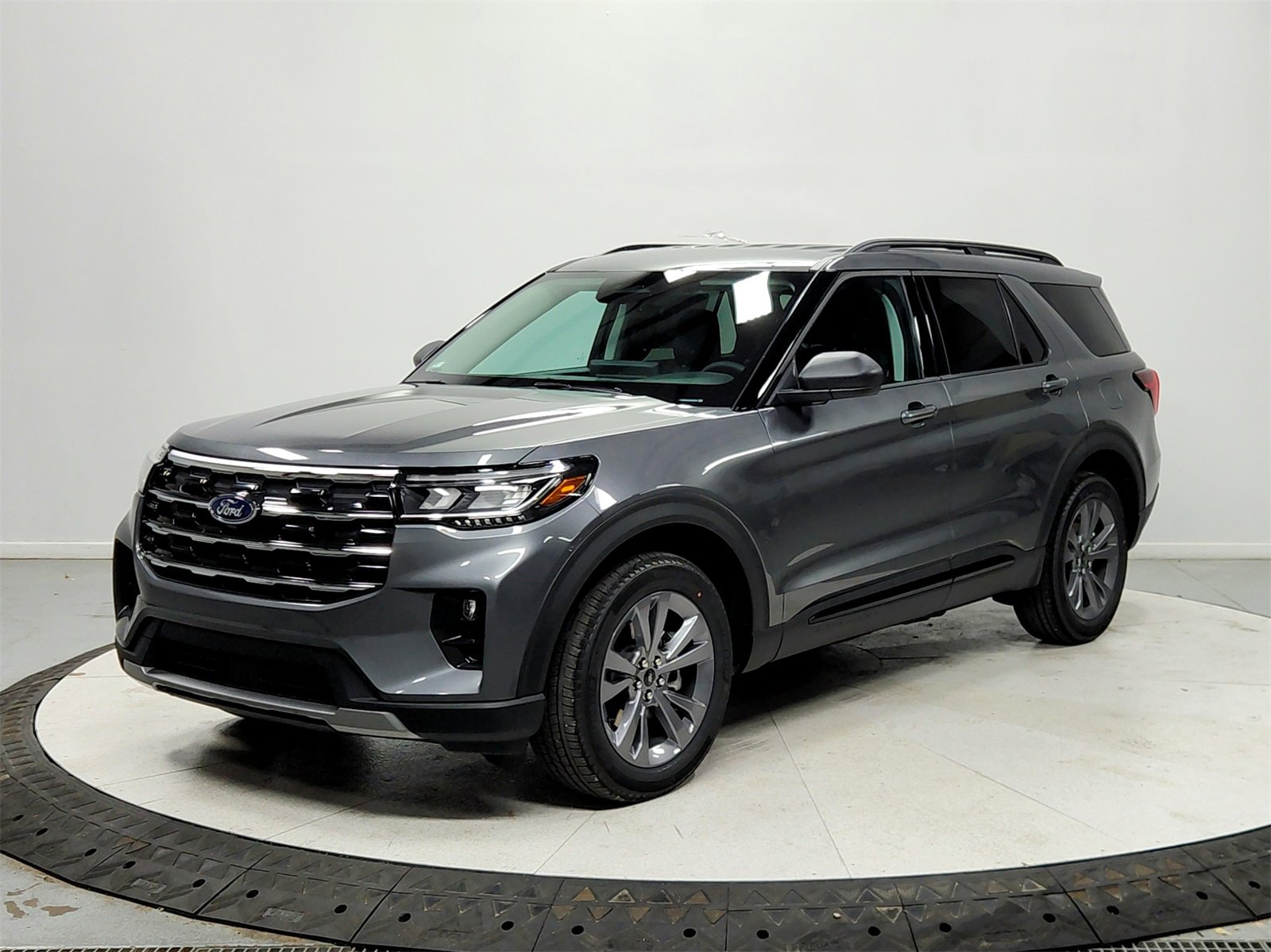 New 2026 Ford Explorer Active image 3