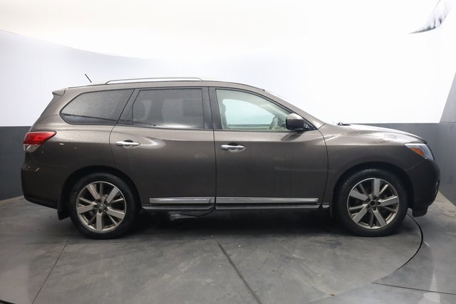 Used 2015 Nissan Pathfinder Platinum w/ Cargo Package image 4