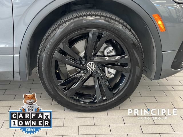 Used 2023 Volkswagen Tiguan SE R-Line FWD image 4