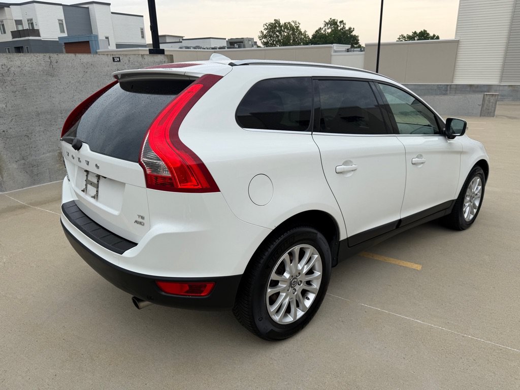 Used 2010 Volvo XC60 T6 AWD/4WD image 3