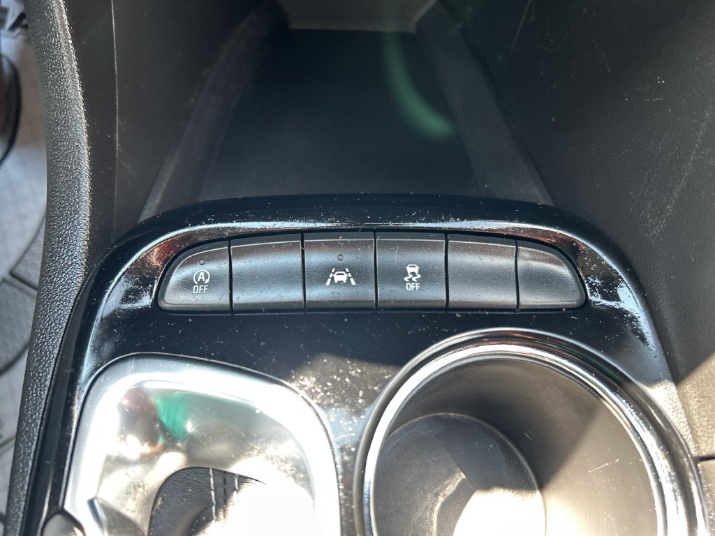 Used 2022 Buick Encore GX Preferred w/ Sport Touring Package FWD image 28
