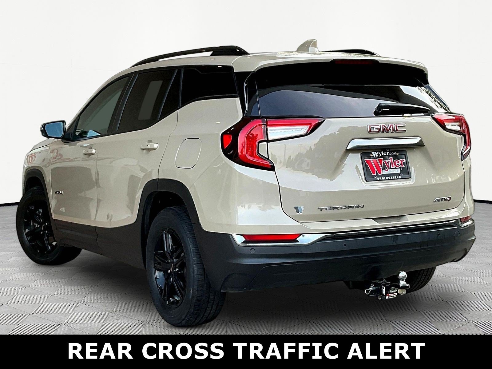 Used 2022 GMC Terrain AT4 w/ Tech Package AWD/4WD image 4