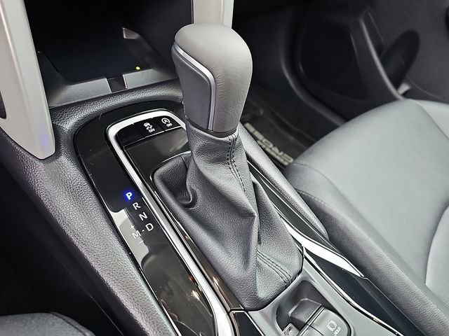 Used 2025 Toyota Corolla Cross XLE w/ Convenience Package image 16