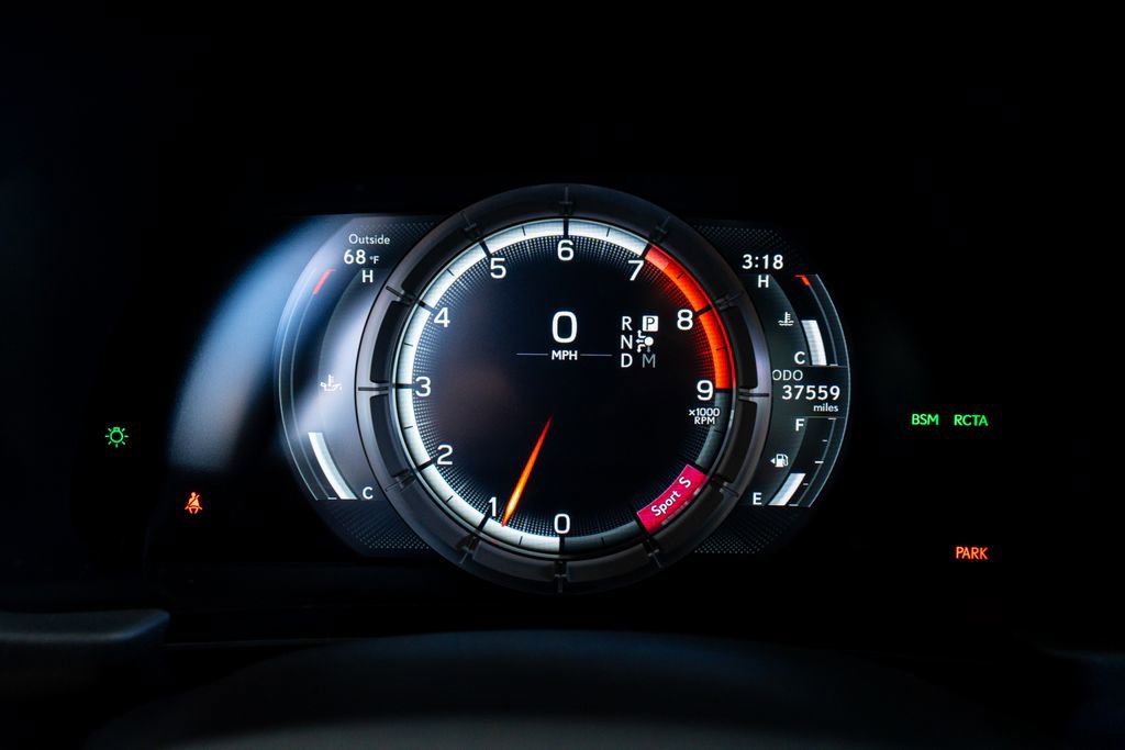 Used 2018 Lexus LC 500 Coupe w/ Touring Package RWD image 32