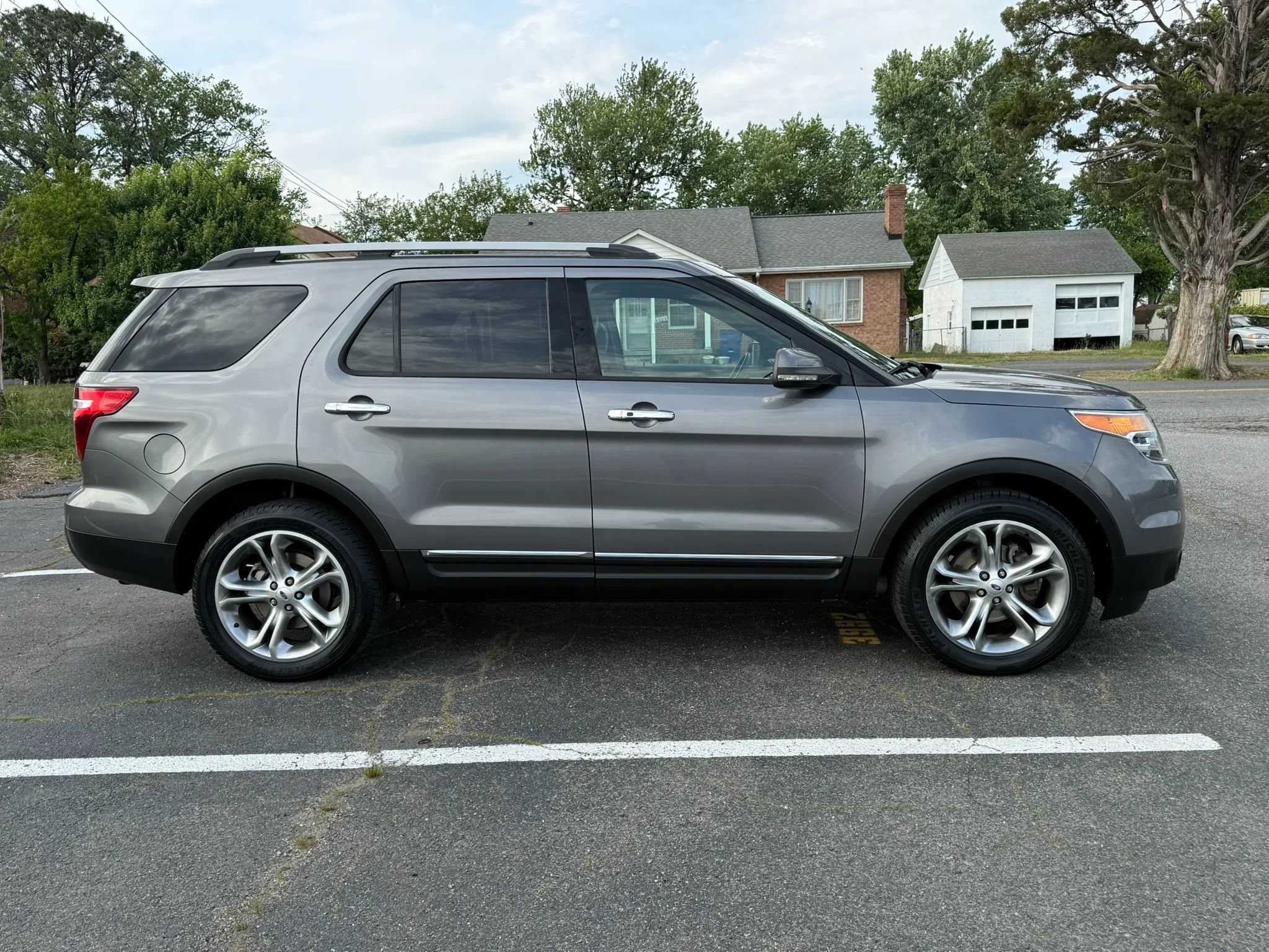Used 2013 Ford Explorer Limited AWD/4WD image 21