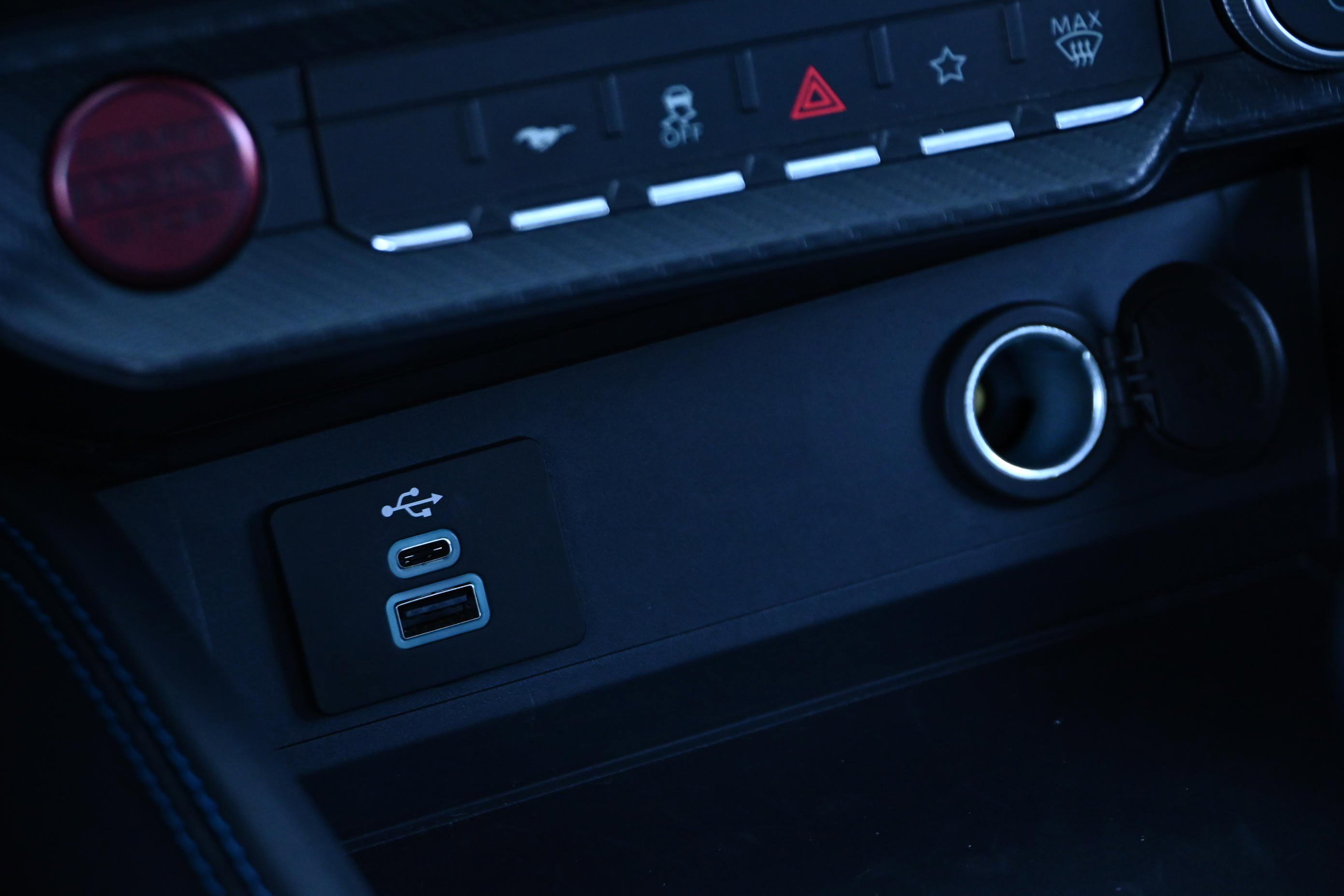 Used 2025 Ford Mustang Dark Horse image 19