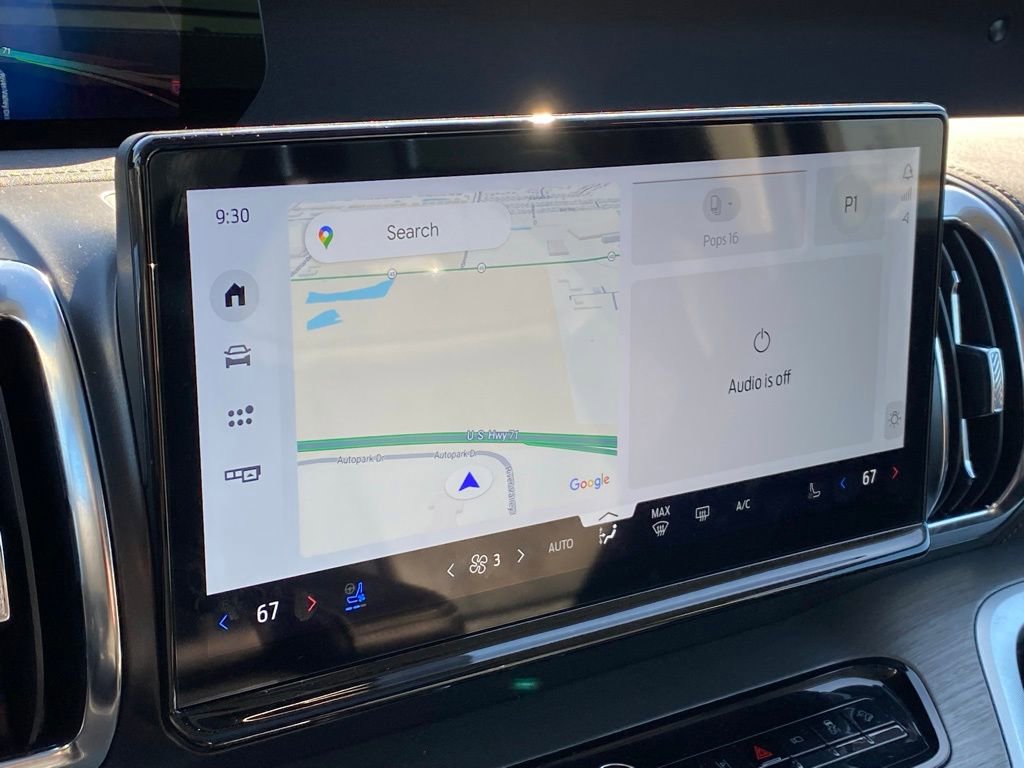 Used 2025 Ford Expedition Platinum image 14