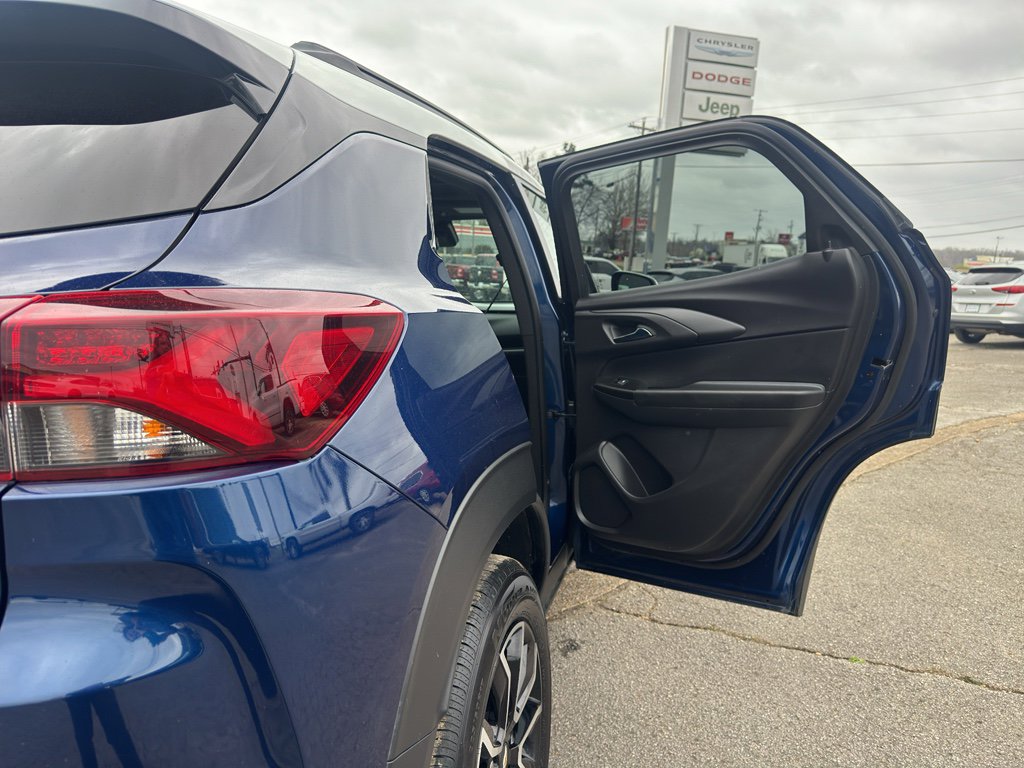 Used 2022 Chevrolet TrailBlazer ACTIV w/ Sun and Liftgate Package image 21