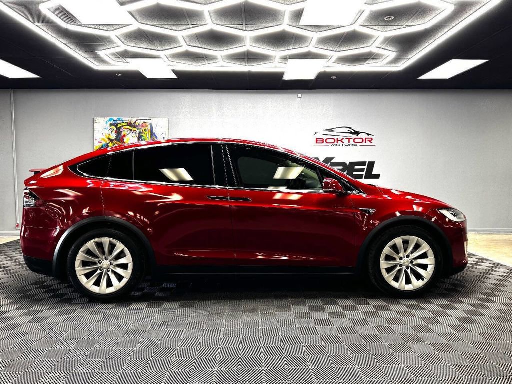 Used 2017 Tesla Model X 75D image 16