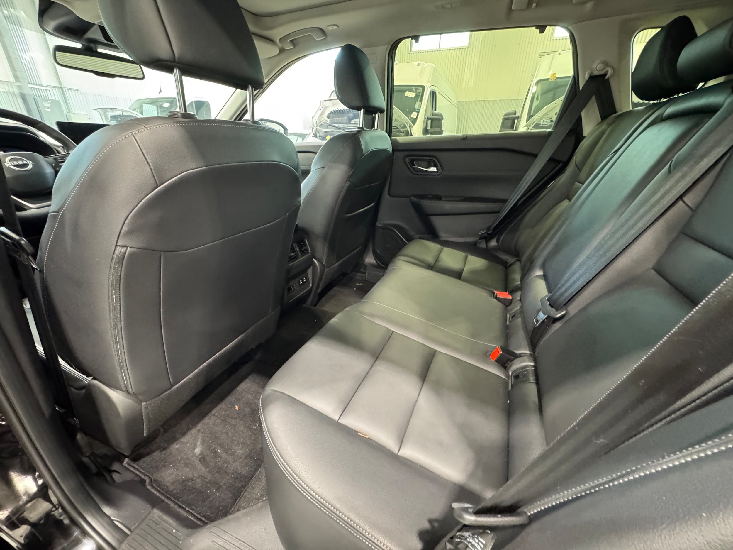 Used 2025 Nissan Rogue SL w/ Tech Package AWD/4WD image 10