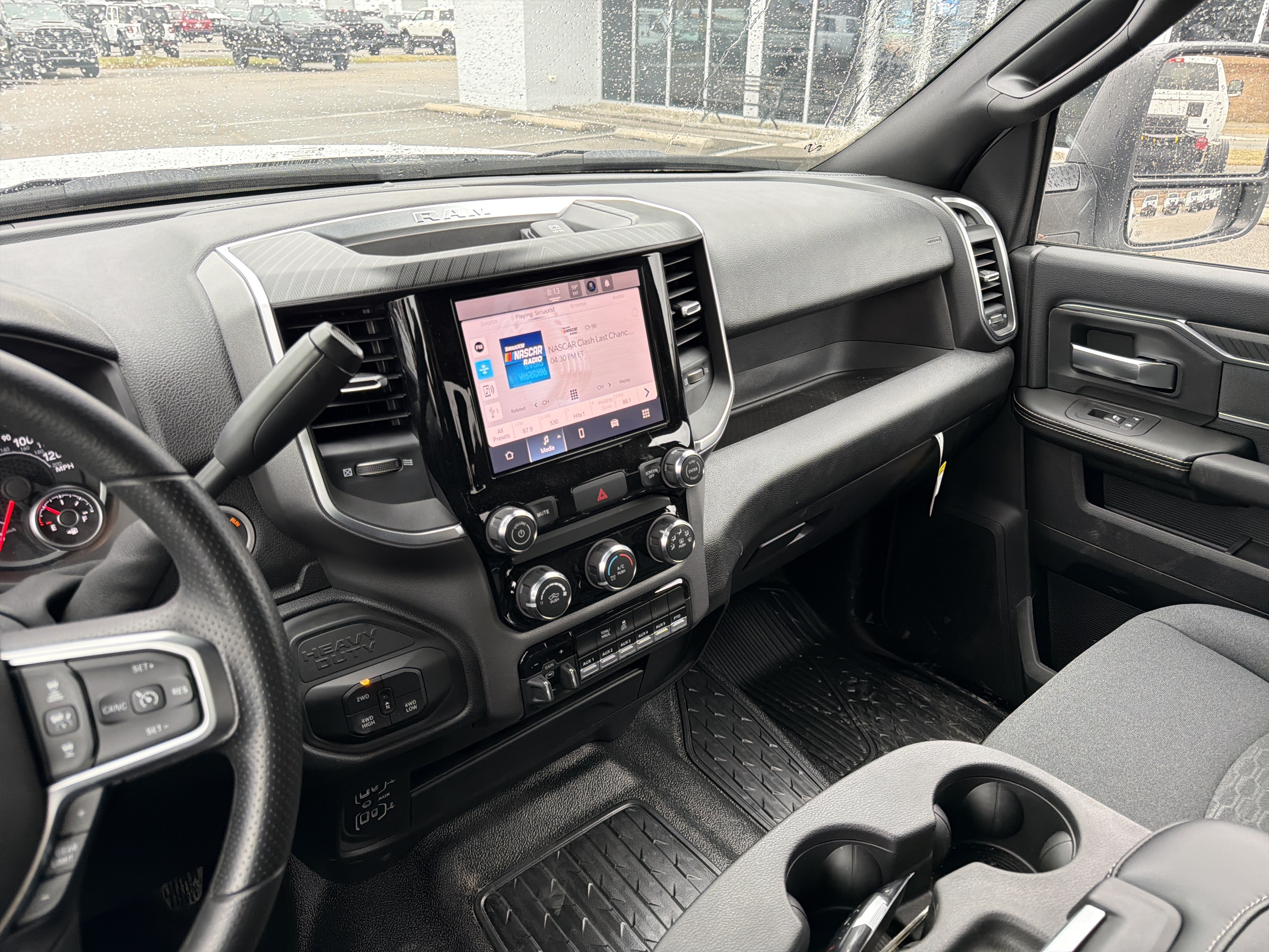 Used 2025 RAM 3500 Big Horn AWD/4WD image 16