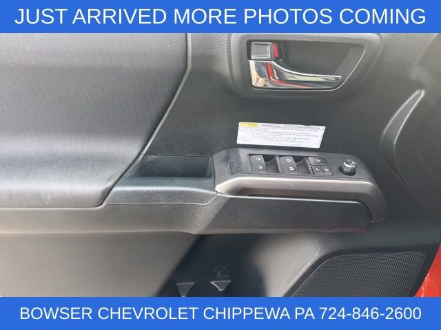 Used 2016 Toyota Tacoma TRD Off-Road w/ Towing Package image 7