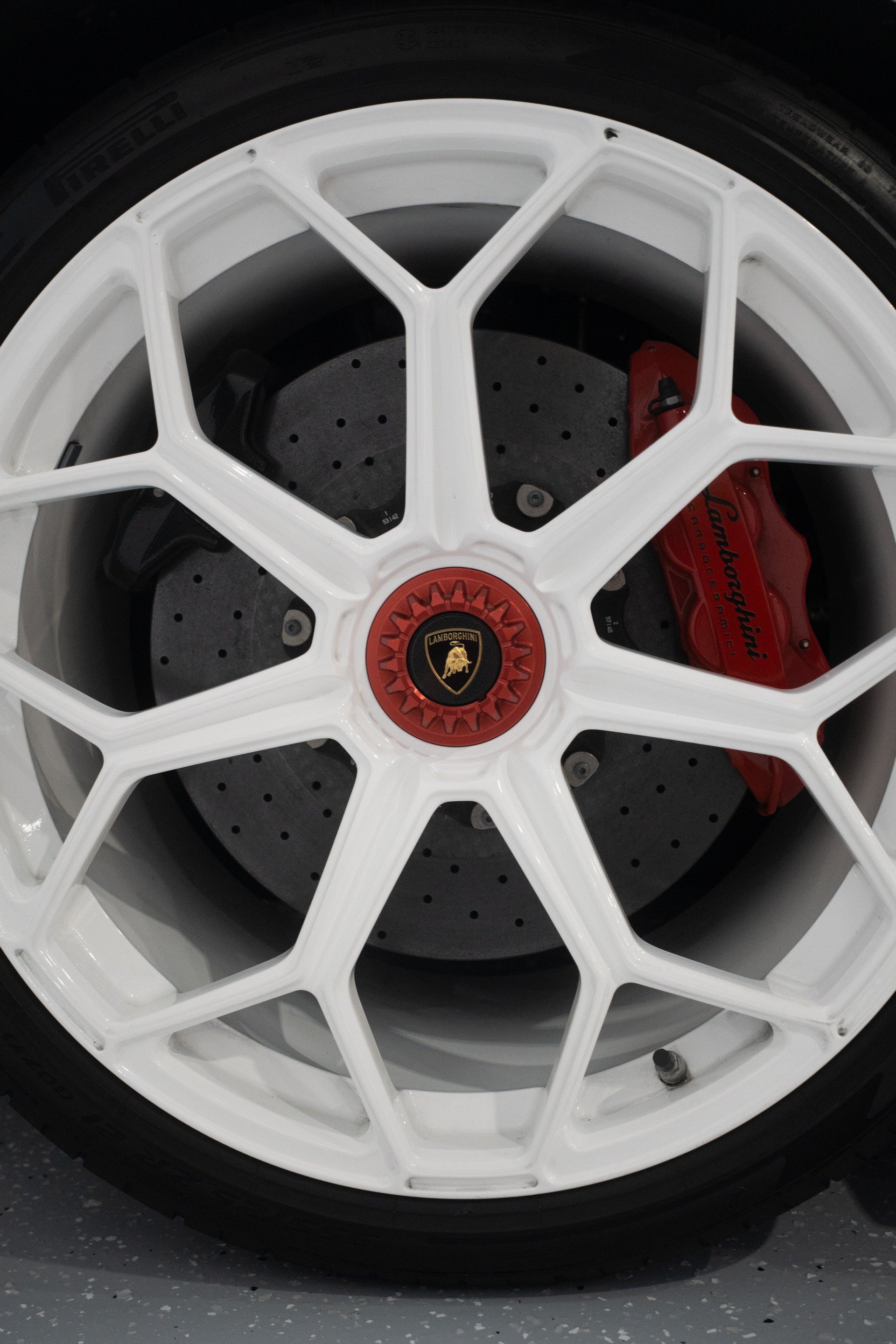 Used 2020 Lamborghini Aventador SVJ AWD/4WD image 34
