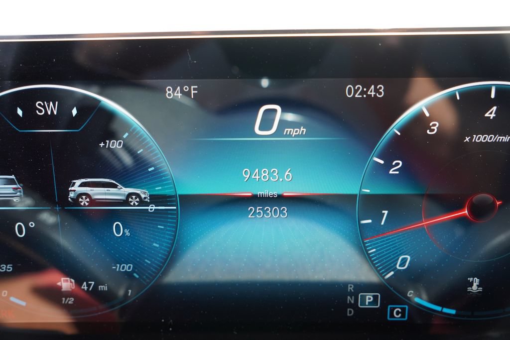 Used 2022 Mercedes-Benz GLB 250 4MATIC image 34