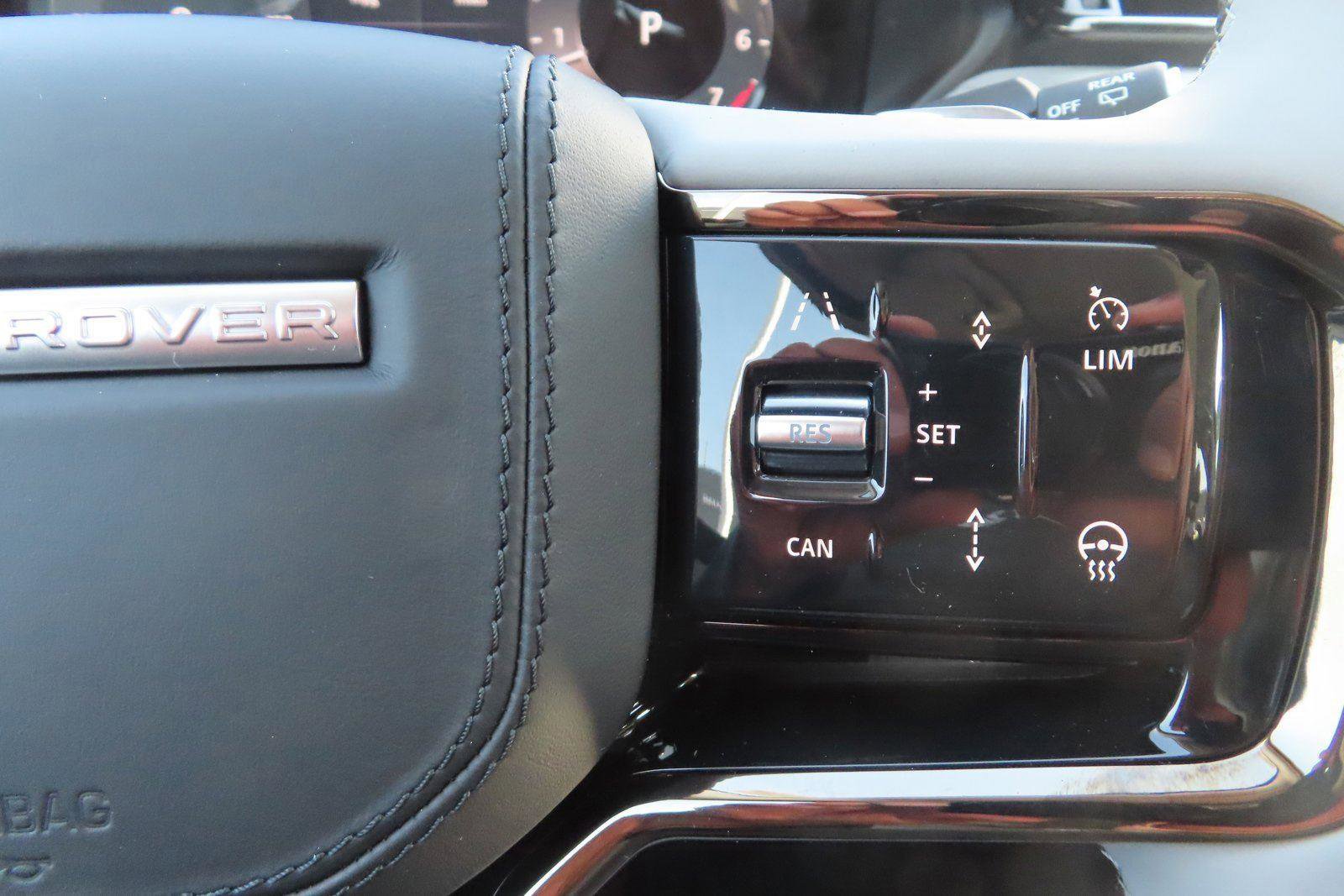 New 2025 Land Rover Range Rover Velar Dynamic SE AWD/4WD image 30