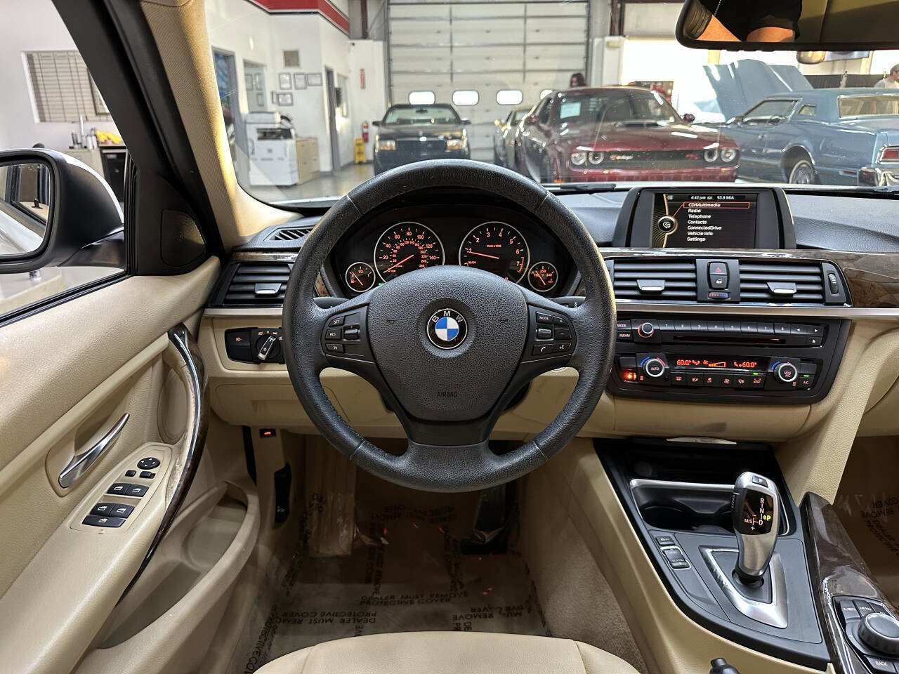 Used 2014 BMW 320i 320i 4dr Sedan image 19