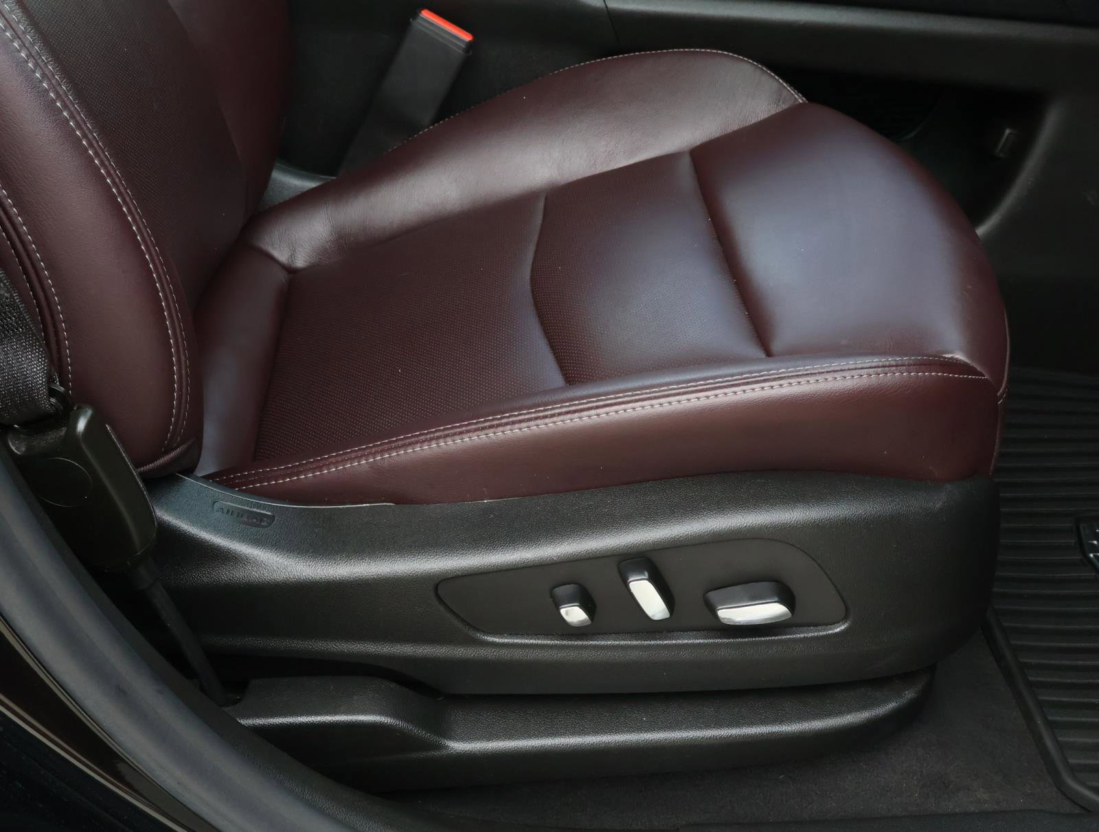 Certified 2024 Cadillac XT6 Premium Luxury image 24