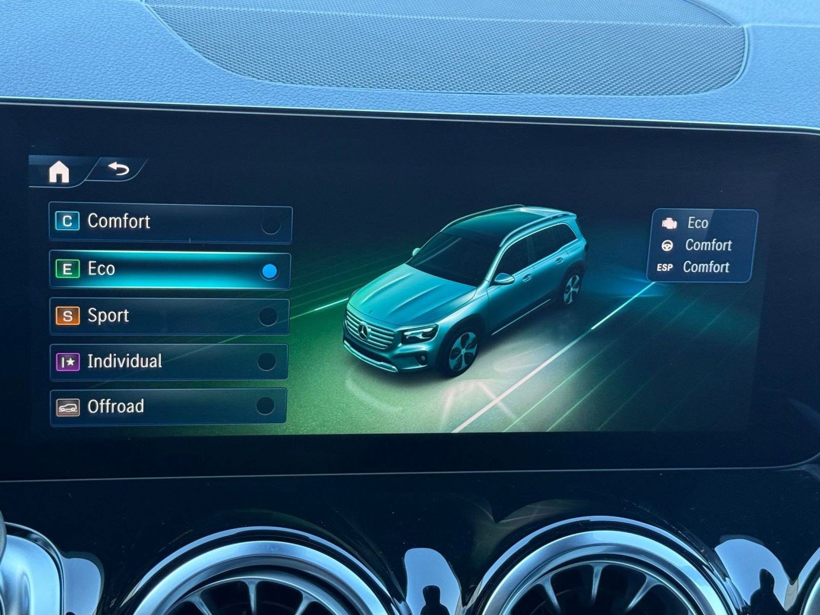 New 2026 Mercedes-Benz GLB 250 4MATIC image 28