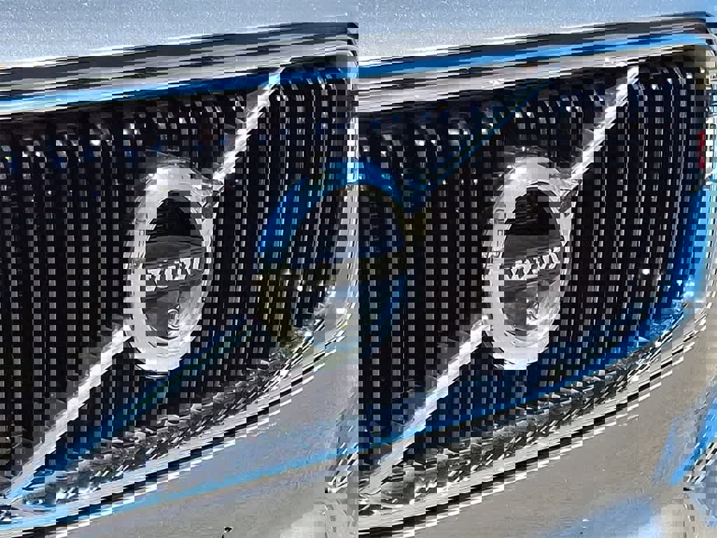 Used 2018 Volvo XC90 T6 Momentum w/ Convenience Package image 29