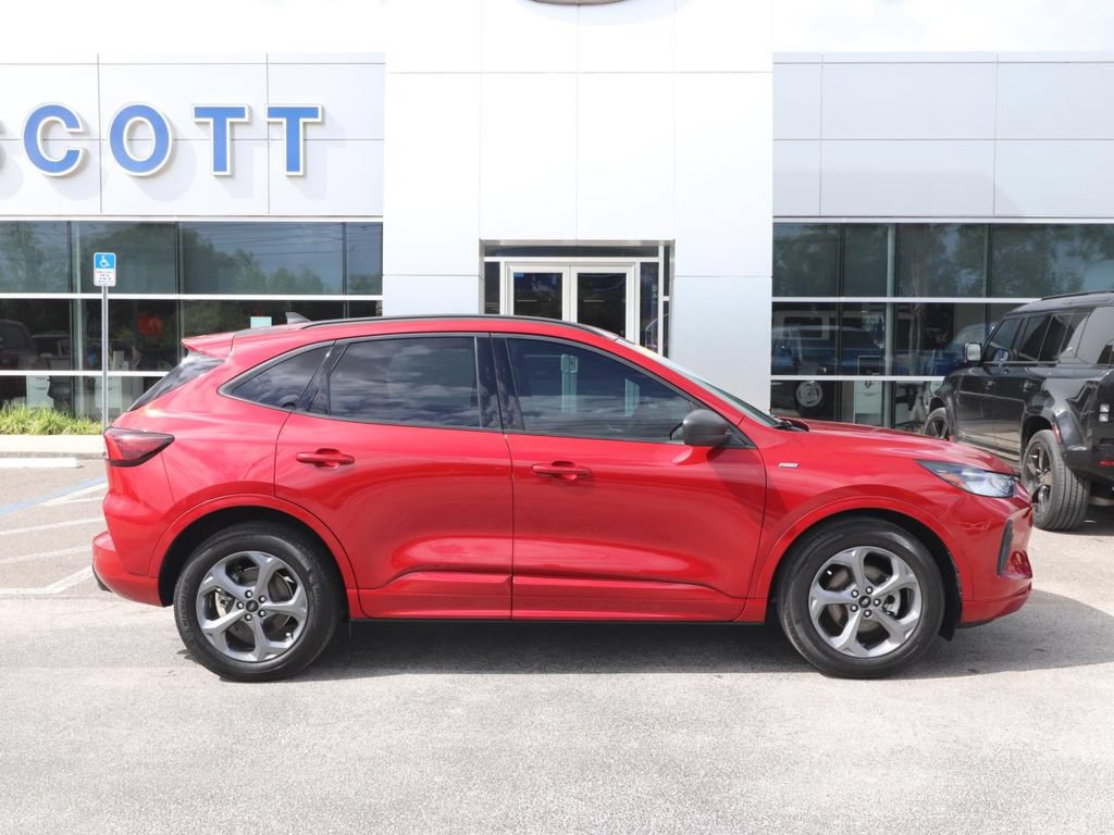 Used 2023 Ford Escape ST-Line w/ Tech Pack #1 FWD image 15