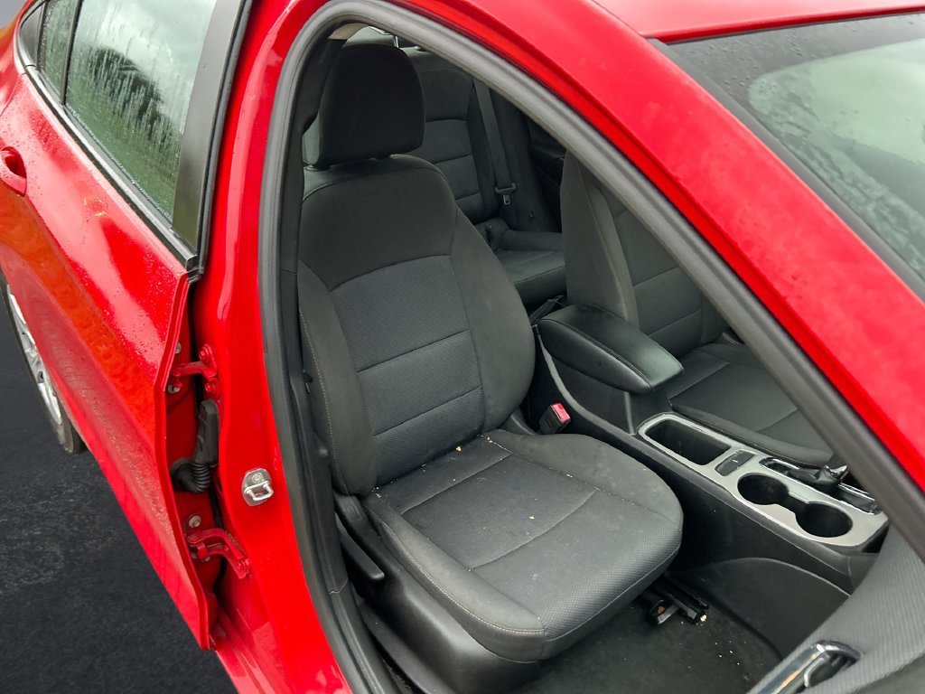 Used 2018 Chevrolet Cruze LS FWD image 25