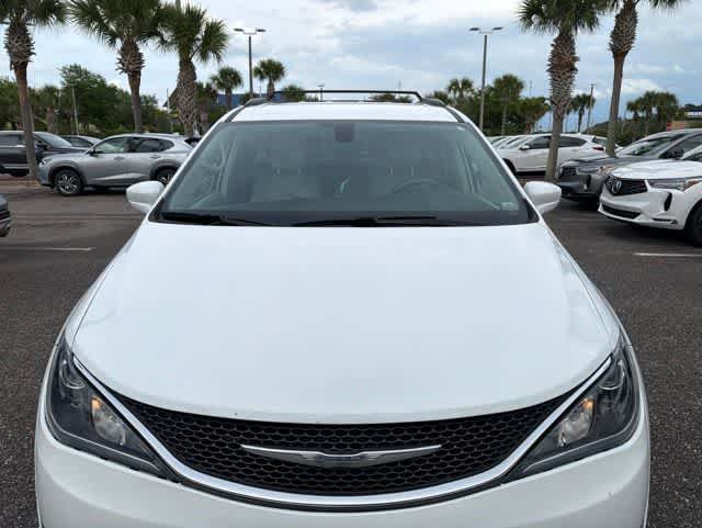 Used 2017 Chrysler Pacifica Touring-L FWD image 13