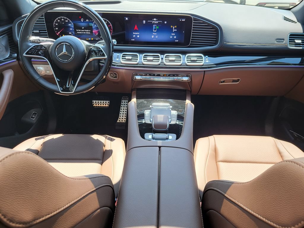 Used 2025 Mercedes-Benz GLS 450 4MATIC image 2