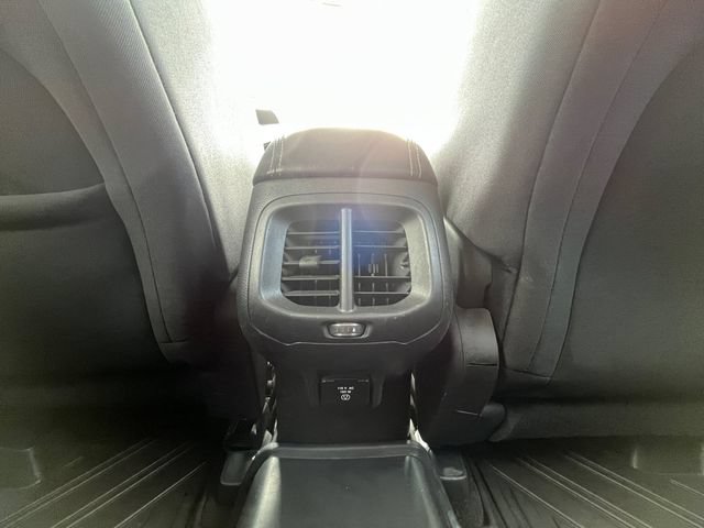 Used 2016 Jeep Cherokee Latitude FWD image 30
