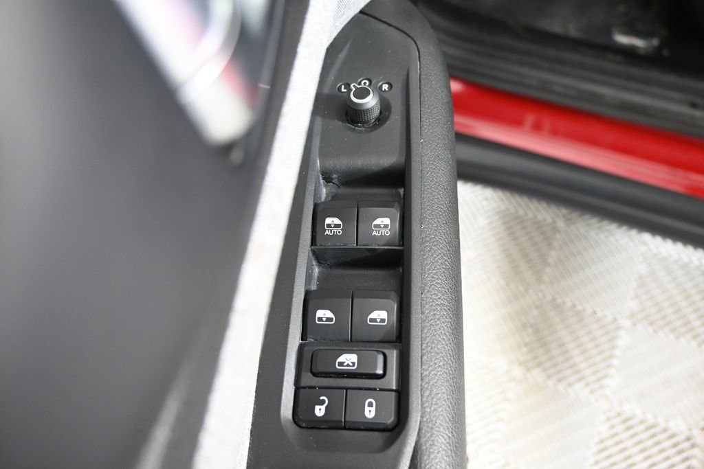 Used 2024 Jeep Compass Latitude image 19