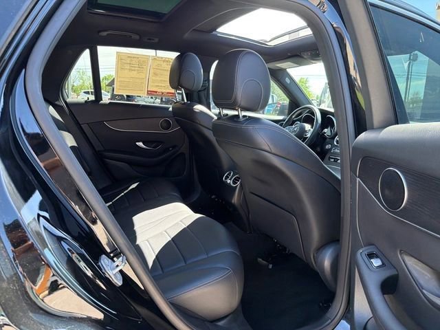 Used 2021 Mercedes-Benz GLC 300 w/ Premium Package image 32