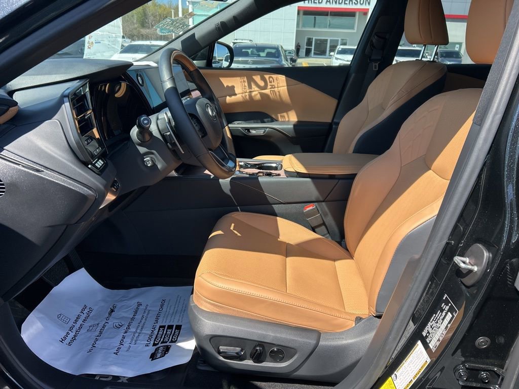 Used 2025 Lexus RX 350 Premium image 2