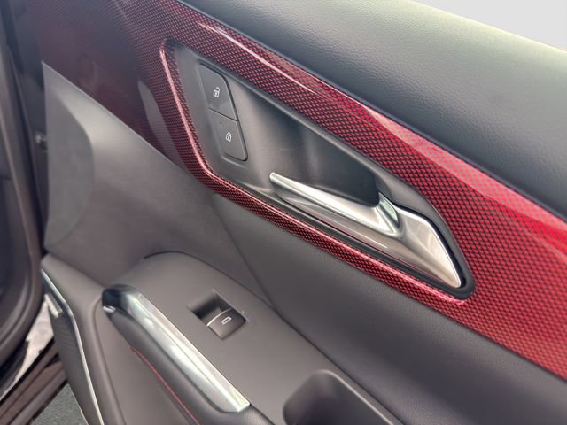 Used 2025 Chevrolet Traverse RS image 16