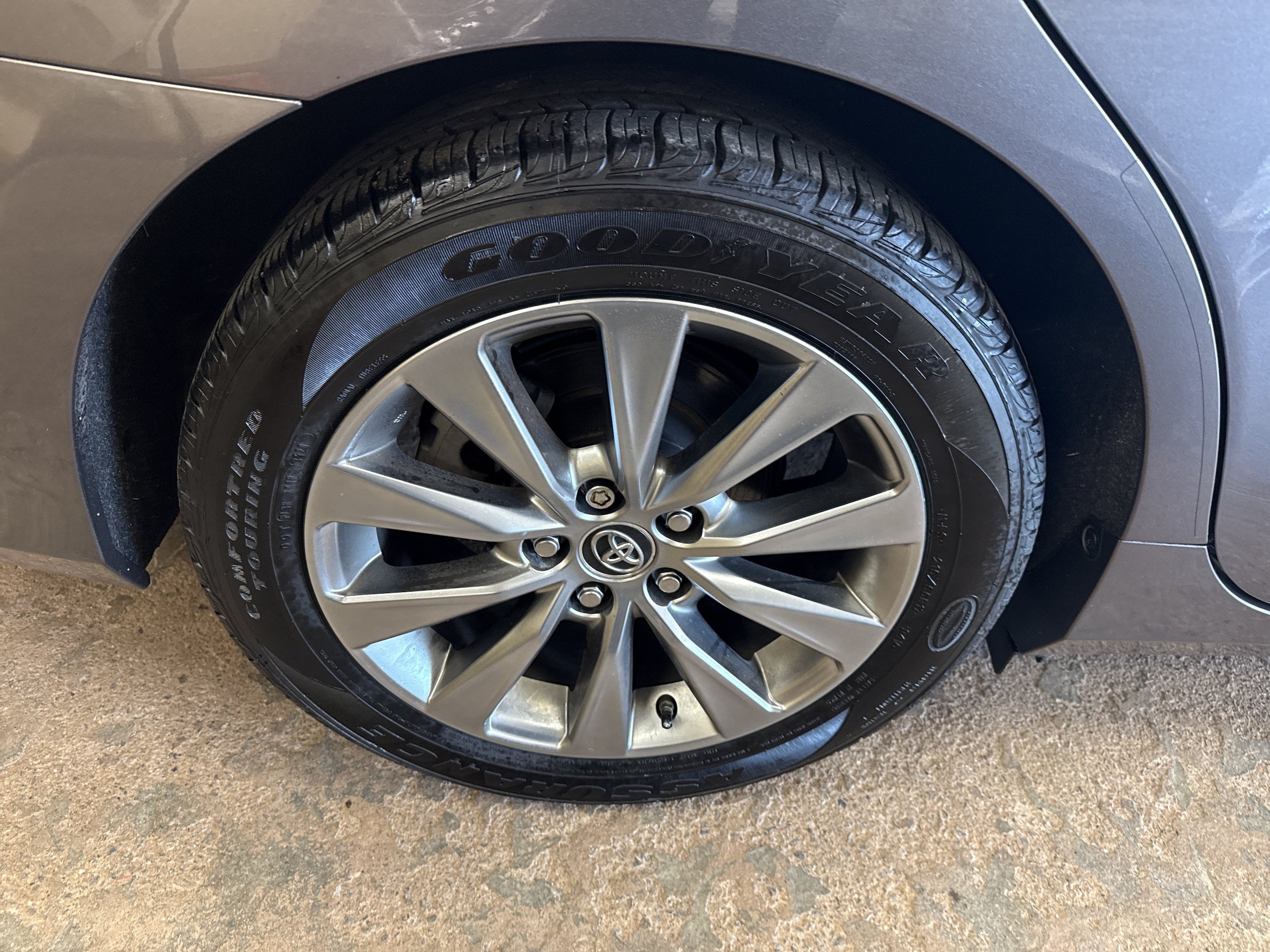 Used 2015 Toyota Camry XLE FWD image 13
