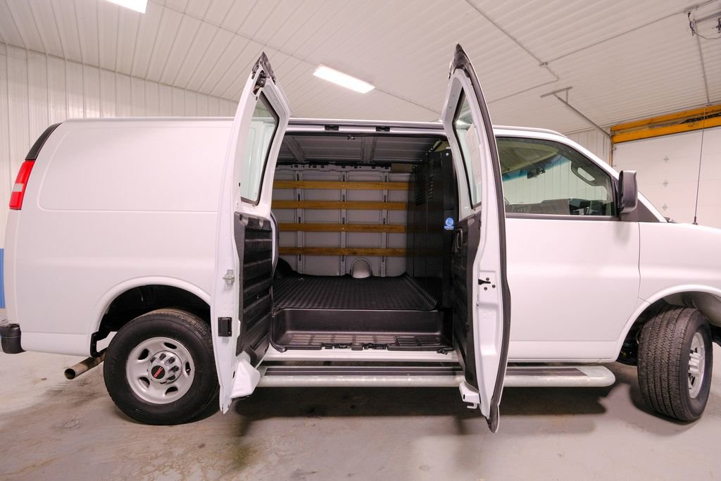 Used 2024 GMC Savana 2500 w/ Driver Convenience Package image 23