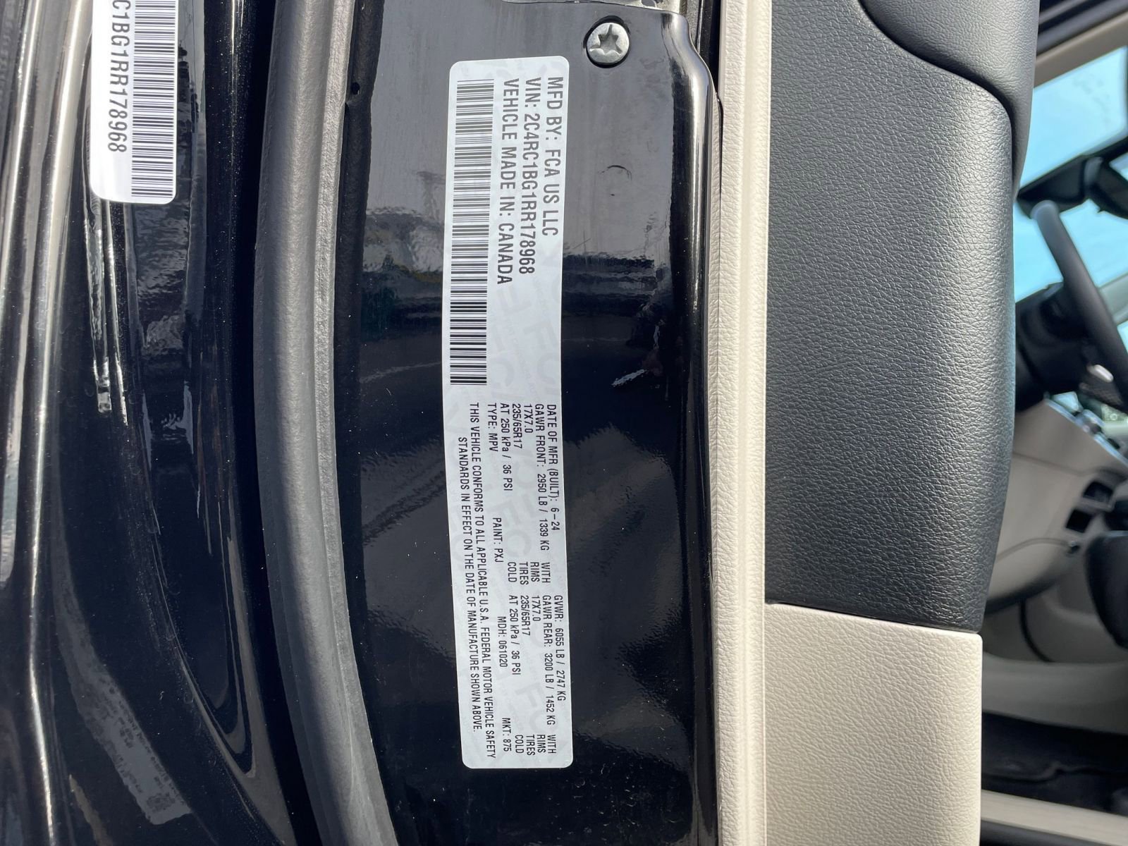 Used 2024 Chrysler Pacifica Touring-L image 32